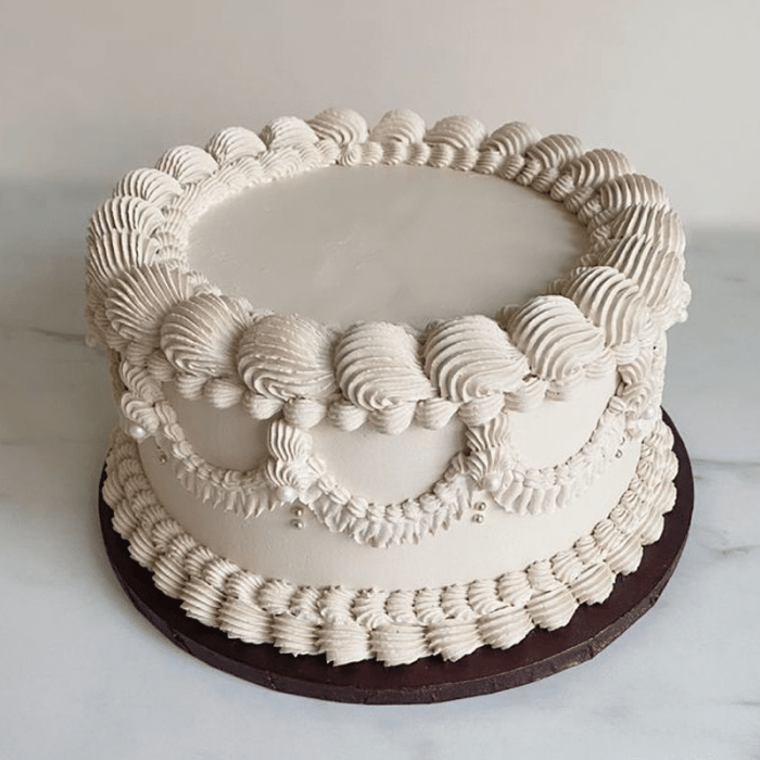 Classic Lambeth Celebration Cake From £125