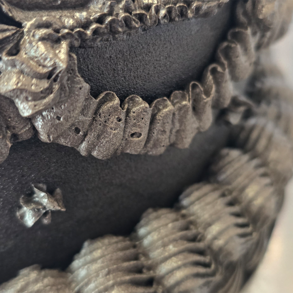 Black Velvet Lambeth Cake From £125 5 Black Velvet Lambeth Cake From £125