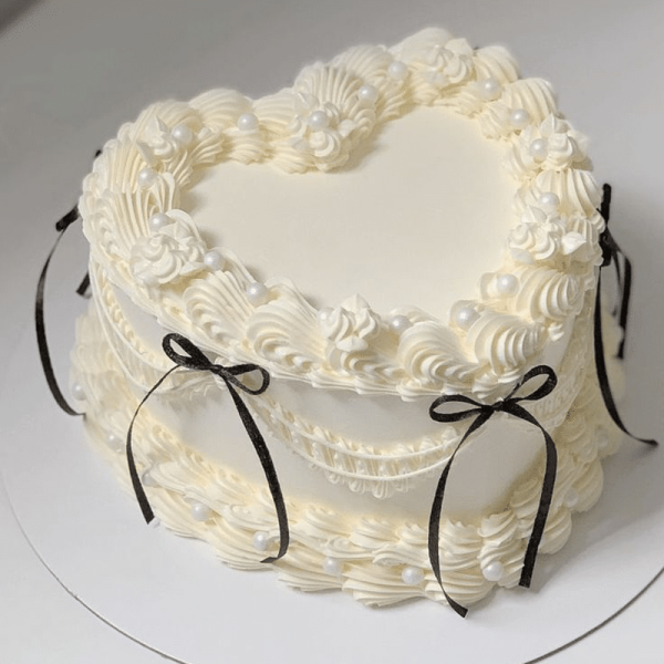 White Heart Lambeth Cake From £185 1 White Heart Lambeth Cake From £185