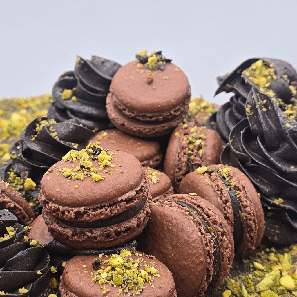 The Price of Perfection — Why True Luxury Takes Time 13 Handcrafted luxury cake creation at Mooies Atelier London