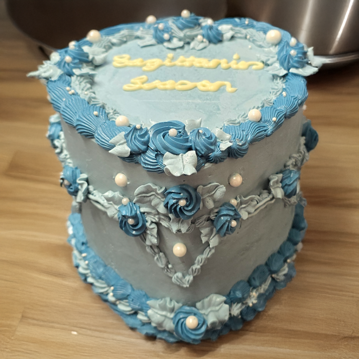 Blue Matcha Lambeth Heart Cake From £185