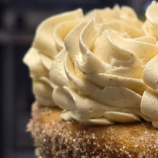 Cannelle Brûlée Brown Sugar Cinnamon Cake From £95 3 Cannelle Brûlée Brown Sugar Cinnamon Cake From £95