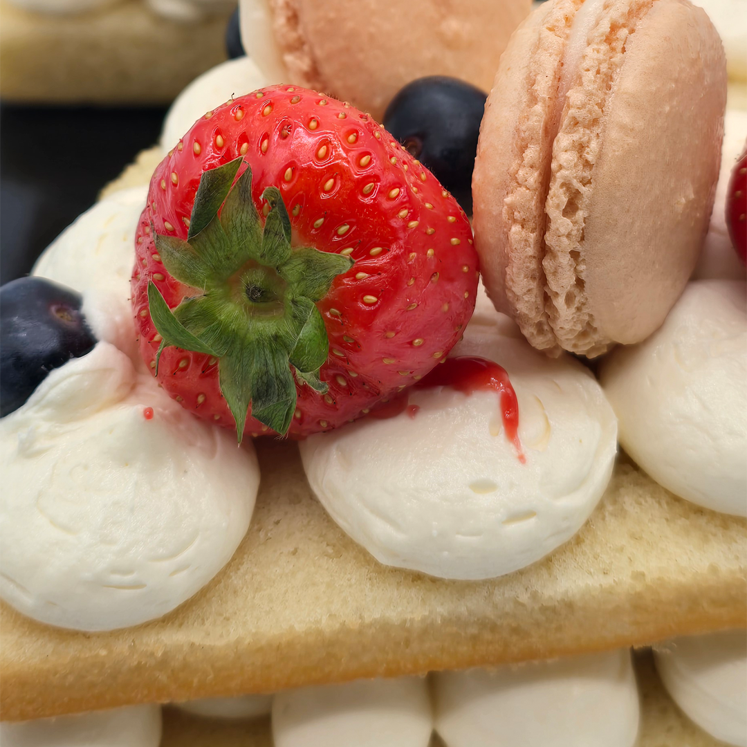 The Price of Perfection — Why True Luxury Takes Time 17 Handcrafted luxury cake creation at Mooies Atelier London