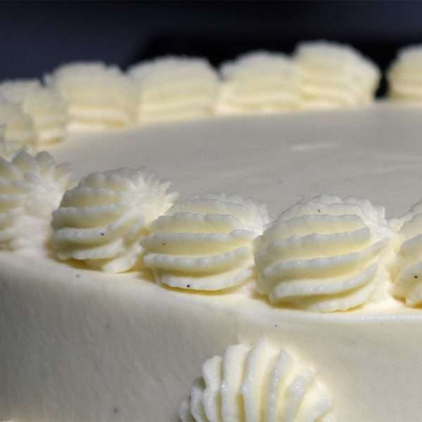 Vanilla Short Lambeth Cake £145