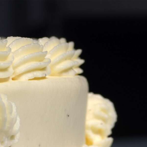 Vanilla Short Lambeth Cake £145