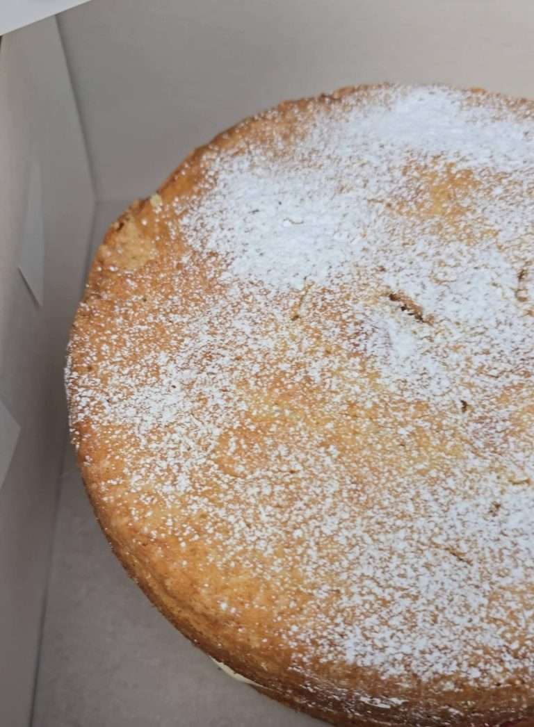 STROMA BAKES CAKE for Substack Summer fete