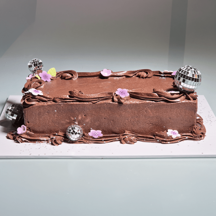 Chocolate Rectangle Vintage Lambeth Cake £295