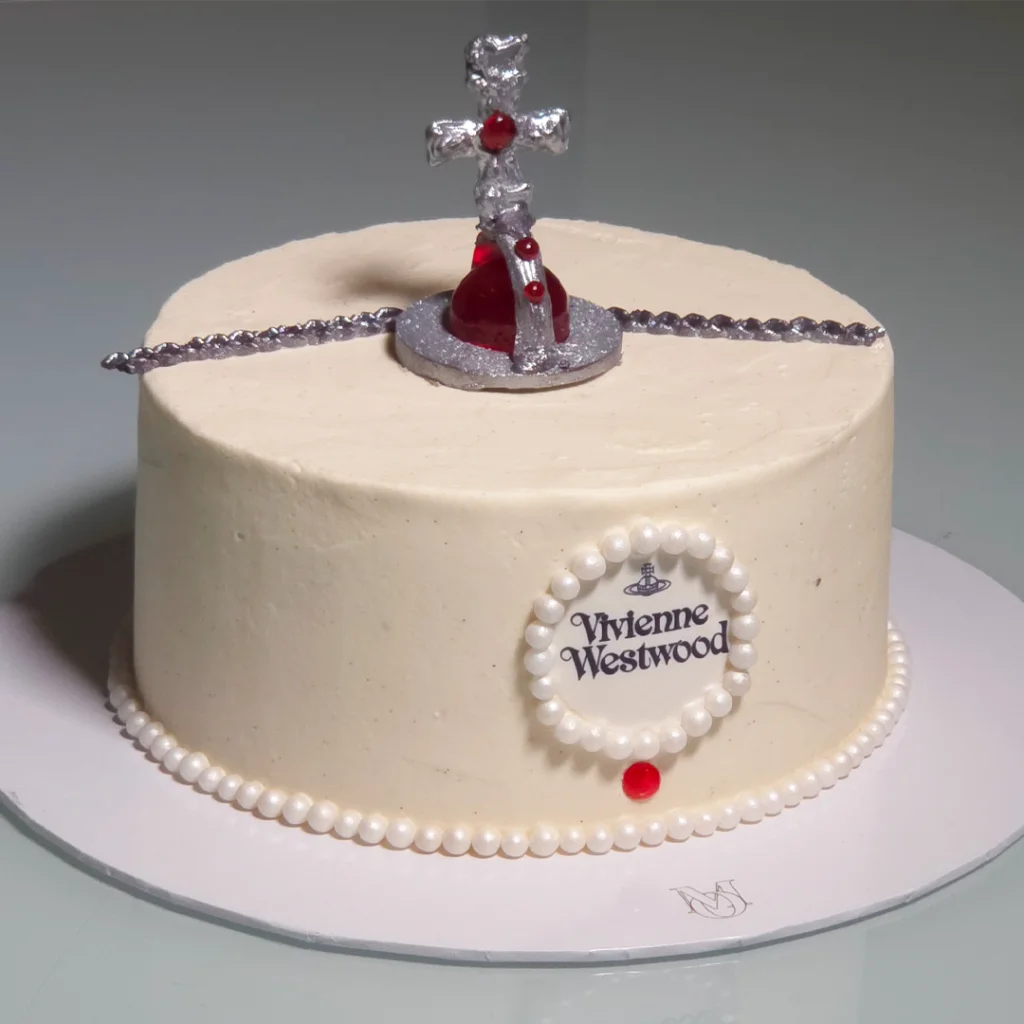 Bespoke Vivienne Westwood orb cake by Mooies